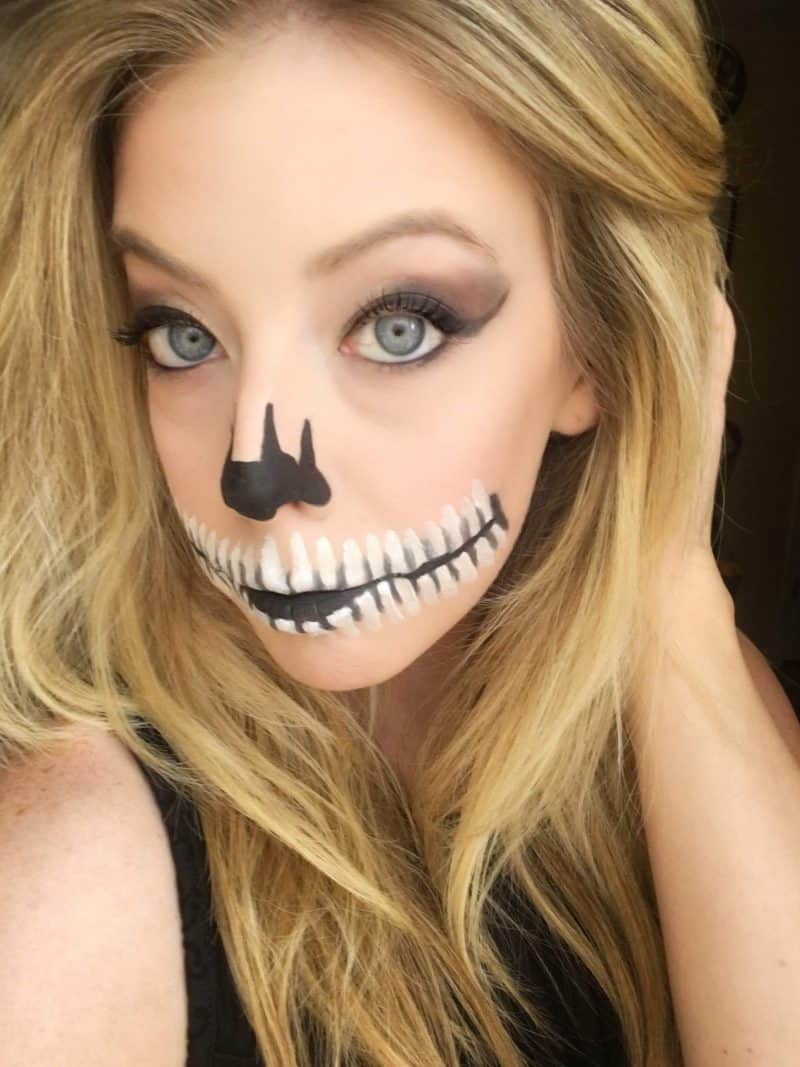 25+ Easy Halloween Makeup Looks (Step-By-Step Tutorials) - Kindly Unspoken