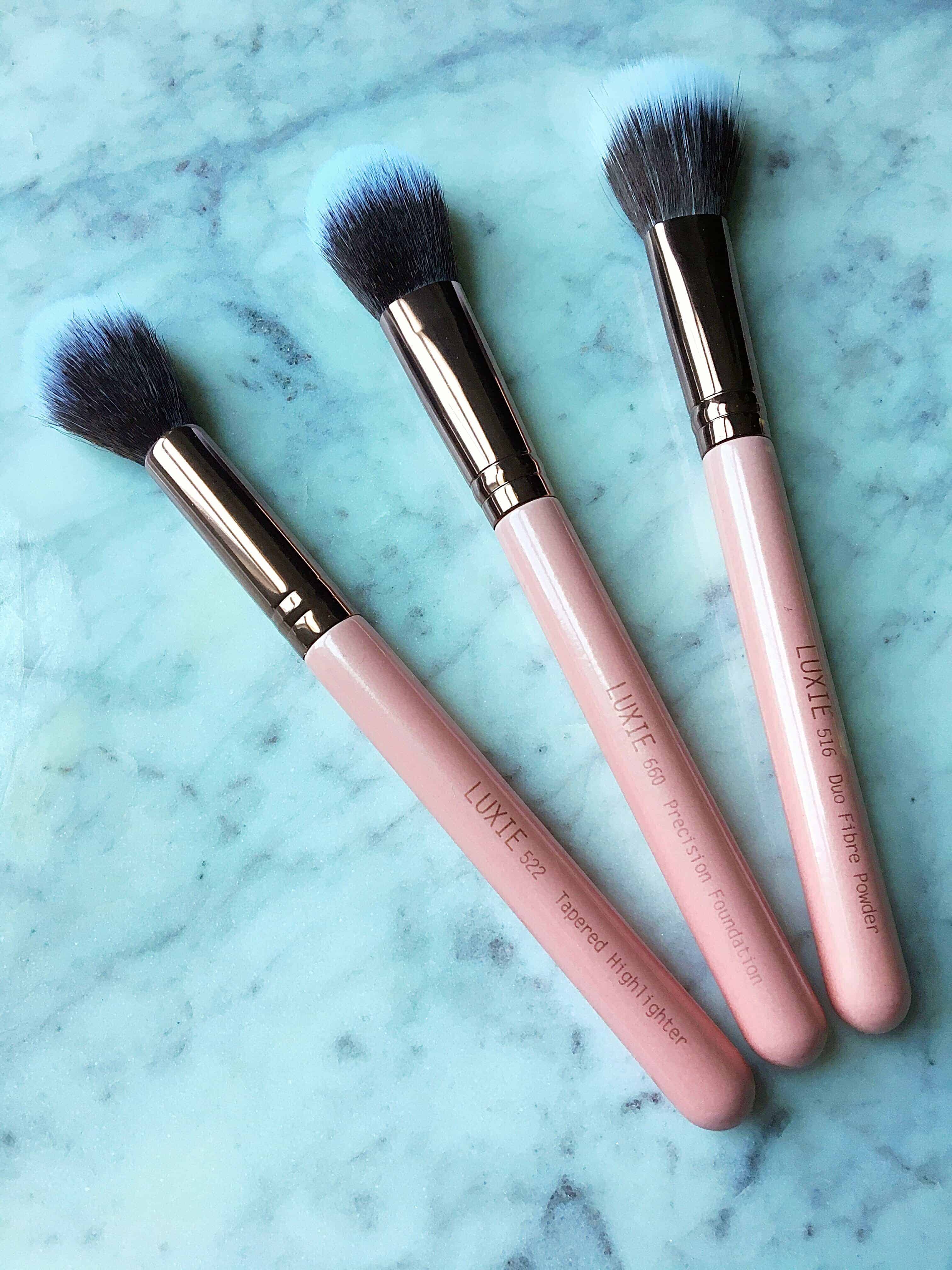 Curious about a BoxyCharm subscription? Wondering if the monthly BoxyCharm subscription is worth it? Check out my honest Boxycharm review with all the makeup, skincare, and beauty products in my most recent box, plus everything to know about the Boxycharm beauty subscription box. #boxycharm #subscriptionbox #makeupreview #beautyreview 