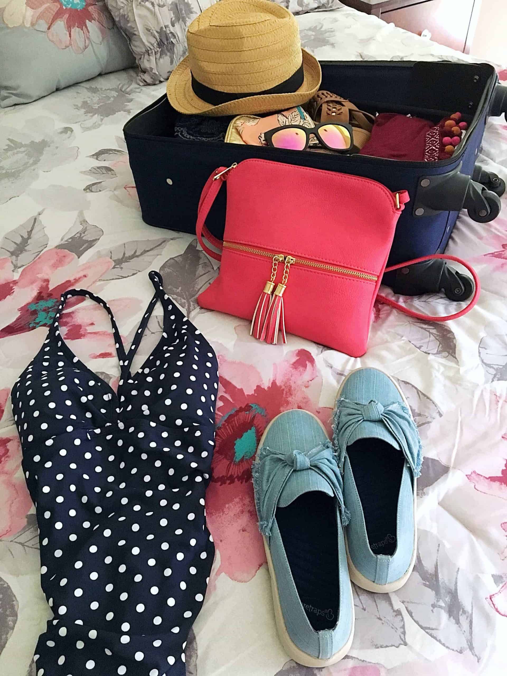 10 Essential Items to Pack For Your Summer Vacation