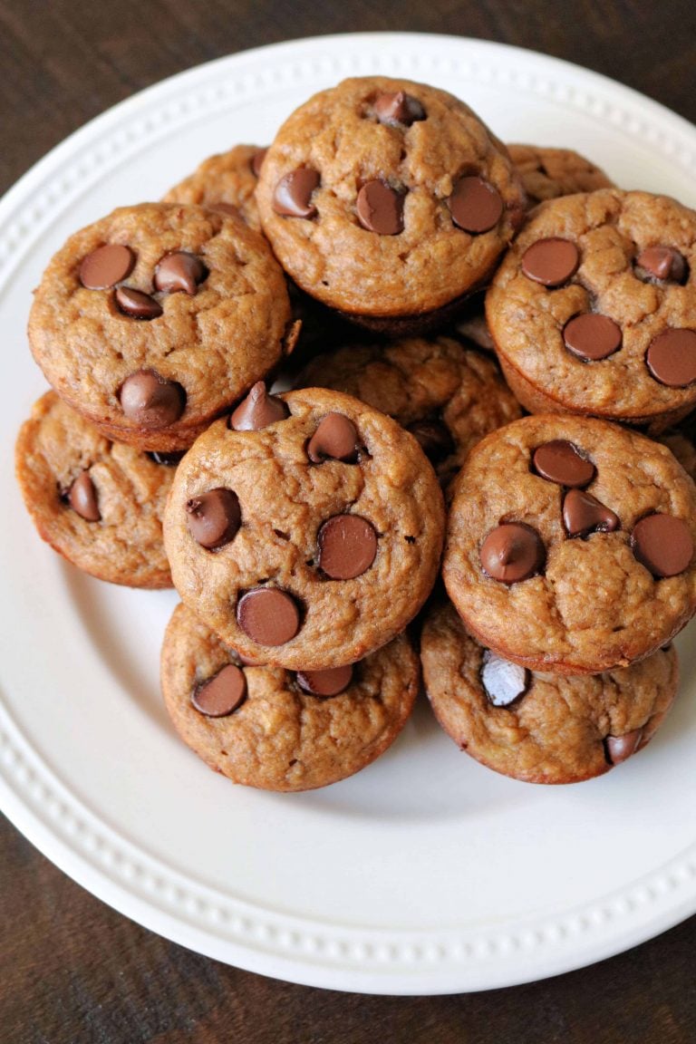 Healthy Banana Chocolate Chip Muffins (Low Calorie)
