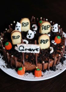 Easy Halloween Graveyard Cake