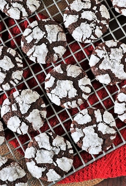 Love making Christmas cookies? Looking for quick and easy Christmas cookie recipes to try this year? Check out my roundup of 70 Easy Christmas Cookie Recipes with Few Ingredients with classic Christmas cookies everyone will love! 