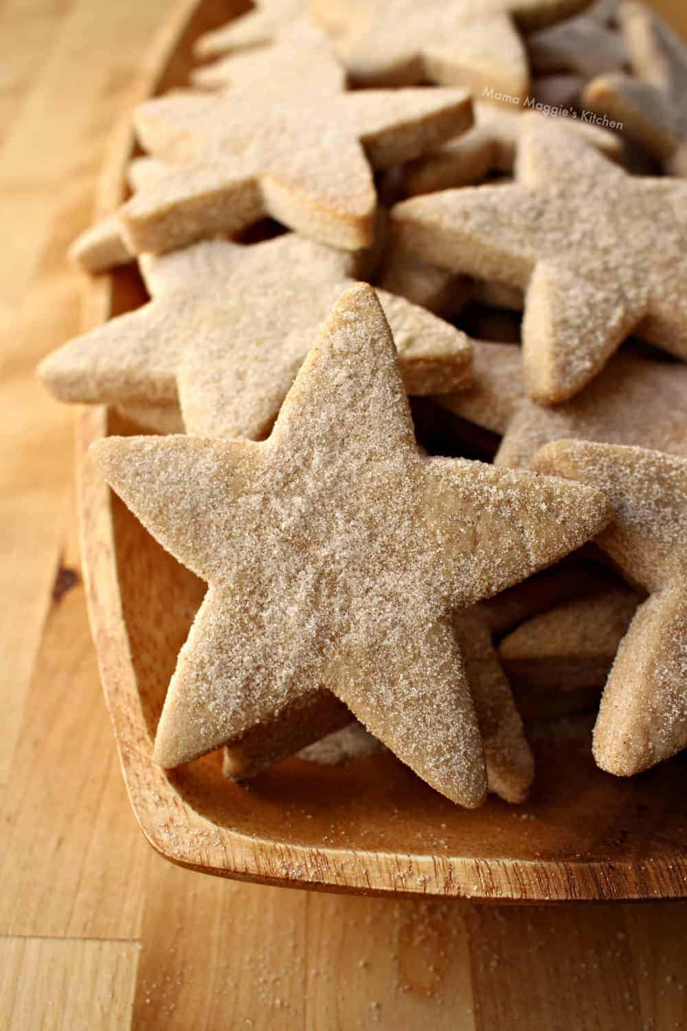 Love making Christmas cookies? Looking for quick and easy Christmas cookie recipes to try this year? Check out my roundup of 70 Easy Christmas Cookie Recipes with Few Ingredients with classic Christmas cookies everyone will love! 