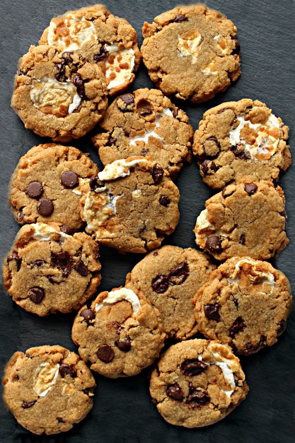 Love making Christmas cookies? Looking for quick and easy Christmas cookie recipes to try this year? Check out my roundup of 70 Easy Christmas Cookie Recipes with Few Ingredients with classic Christmas cookies everyone will love! 